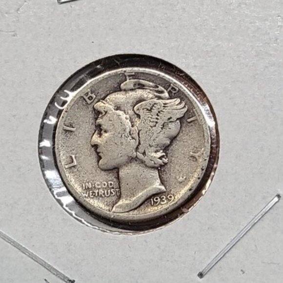 Lot of 4 Silver Mercury Dimes... Great Condition... In Protective Sleeves - Picture 1 of 8